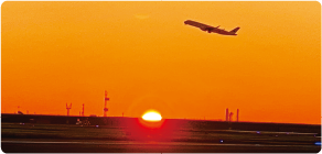 元旦に羽田空港から見る初日の出の画像