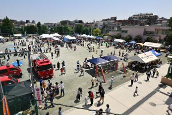 ガーデンパーティーの様子