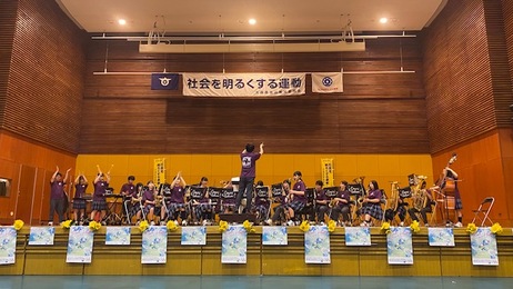 写真：大森学園　ブラスバンド部による演奏