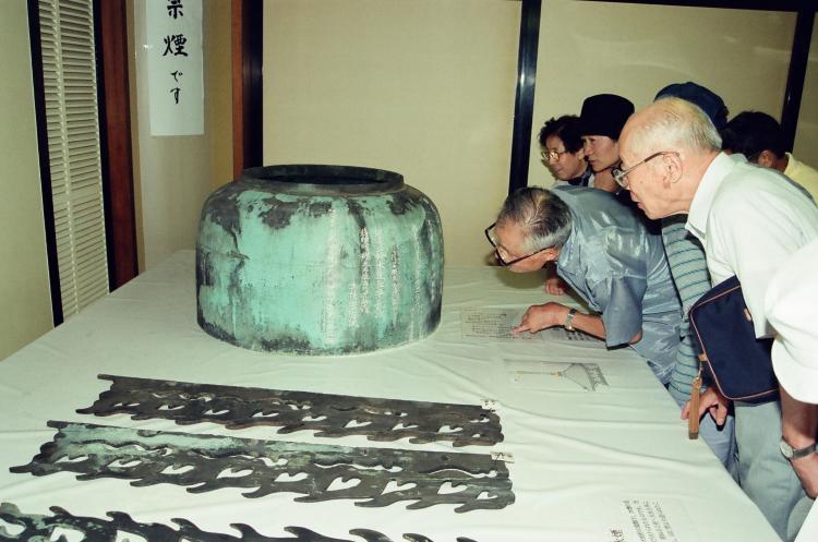 写真：本門寺五重塔解体部材公開展示