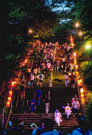 写真：中川　盛一さん作「祭りの宵」（池上本門寺）
