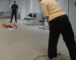 写真：モルック棒投げ