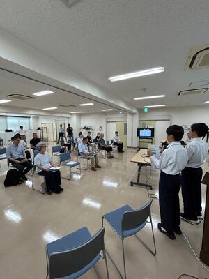 写真:熱中症対策ポスター発表の様子