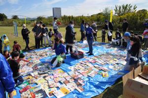 写真3：青空図書館