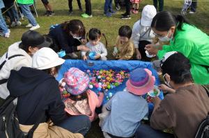 写真4：スーパーボールすくい