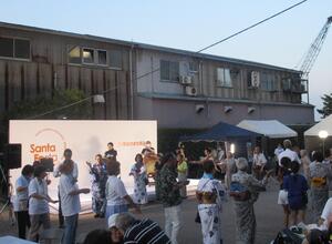 写真：盆踊りの様子