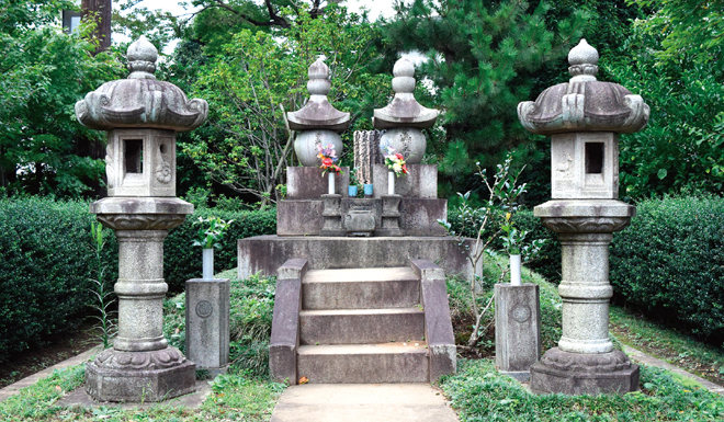 勝海舟夫妻の墓（洗足池公園内）