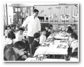 昭和20年代後半から30年代後半の給食の様子の画像4