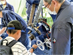 （1）産業のまち発見隊（2）親子で楽しむロボット作り教室についての画像