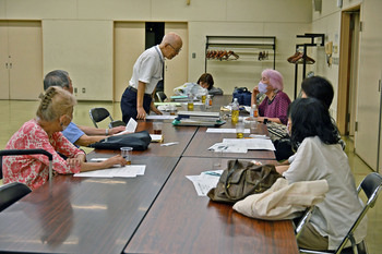 写真：編集会議の様子その1