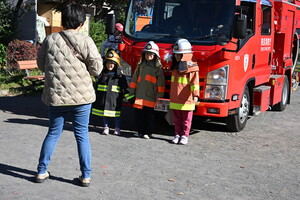 写真：記念写真の様子