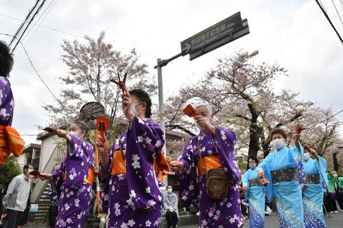 第33回馬込文士村大桜まつりの流し踊り