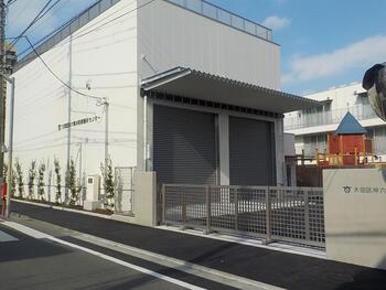 写真：施設外観