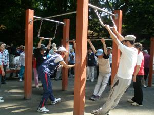 写真：いきいき公園体操の様子2