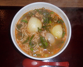 写真：特製ネギ・タマラーメン（うどん）