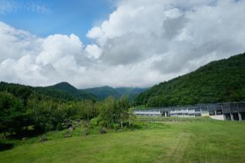 写真：休養村とうぶ中庭