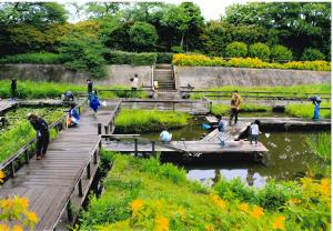 写真：今西　法子さん作「パパと僕達の休日」（多摩川台公園）