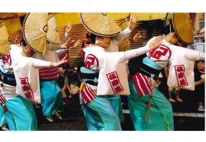 写真：尾原　和子さん作「糀谷阿波踊り」（糀谷商店街）