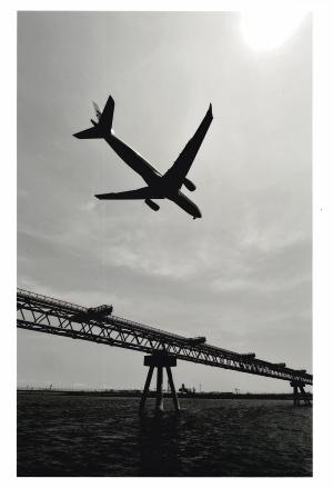 写真：島　博之さん作「Fly to HANEDA」（羽田空港沖）