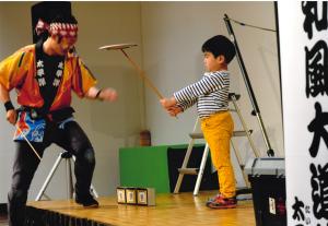 写真：森　博子さん作「弟子入り」（大田区民プラザ（大田和の祭典））