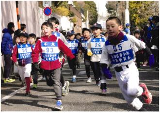 写真：中村　牧雄さん作「洗足池マラソン大会」（洗足池周辺）