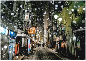写真：稲葉　洸さん作「雪の降る街」（蒲田）