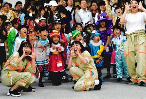 写真：中川　盛一さん作「ハロウィン」（蒲田駅西口）