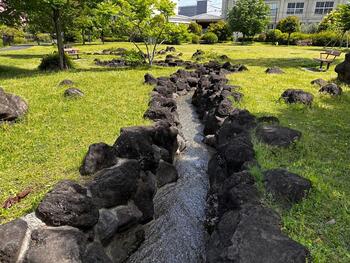 流れる川2