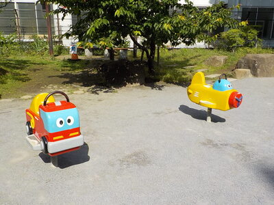 スイング遊具（2基）