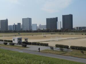 写真：多摩川緑地サッカー場
